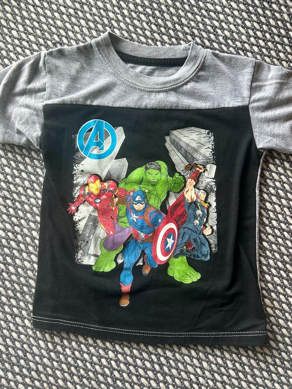 Marvel Kids Black & Gray Avengers Graphic Tee